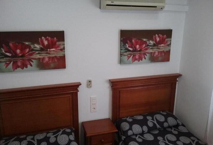 Номер Deluxe, Hostal Cabrera