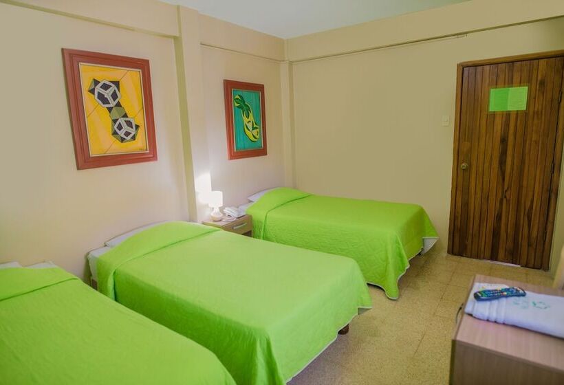 Номер Стандарт Трехместный, North Star Hostal Guayaquil