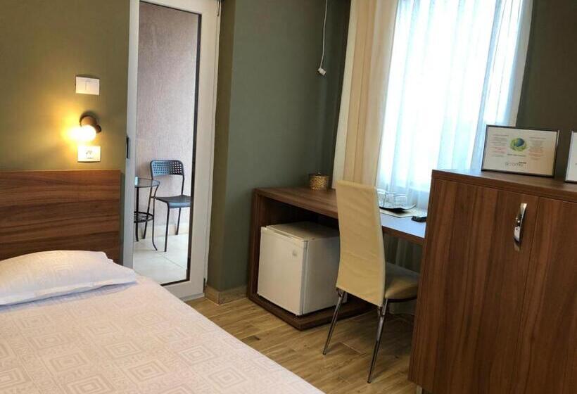 Háromágyas Comfort Szoba, Pension Aroma