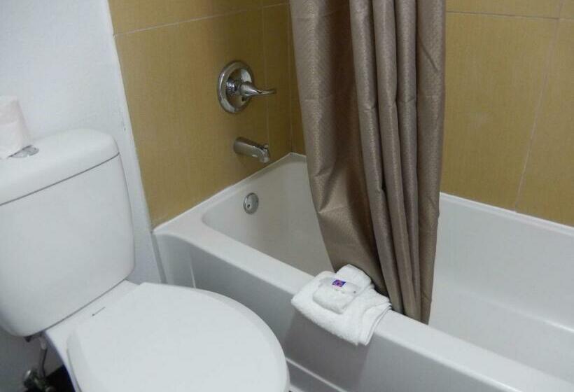 חדר דלוקס לארבעה, Motel 6 Portland, Tx