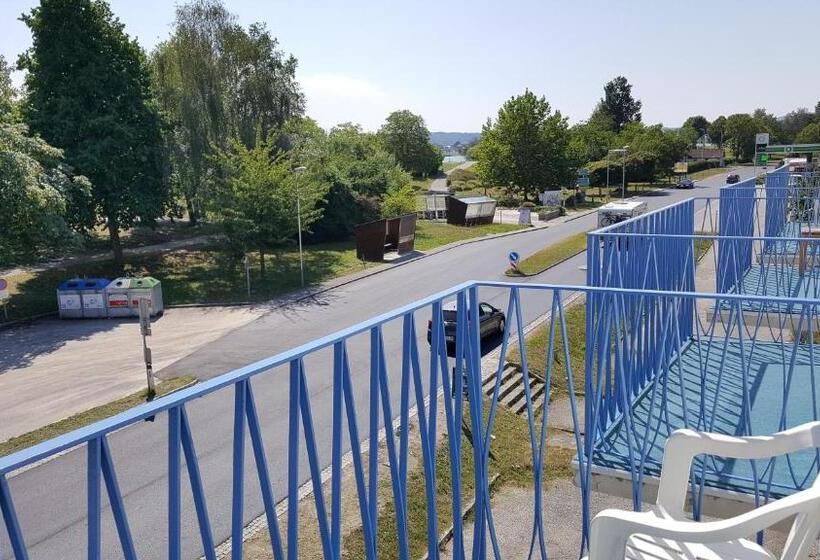 اتاق استاندارد یک نفره, Gasthof Paradiesgartl