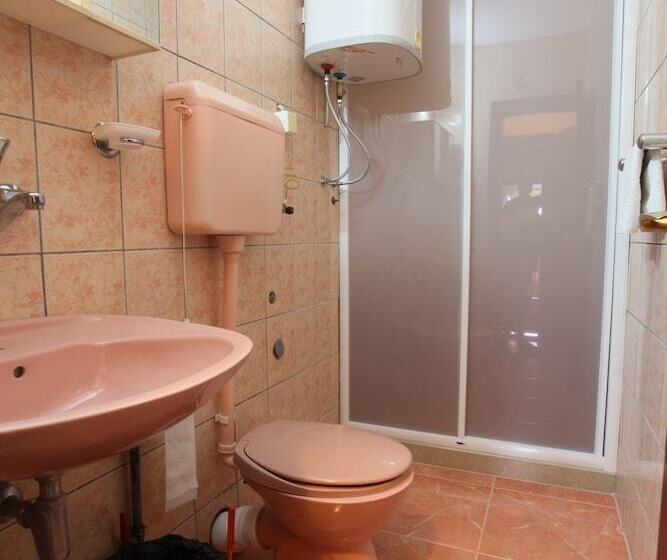 استودیوی استاندارد, Apartments Memidz