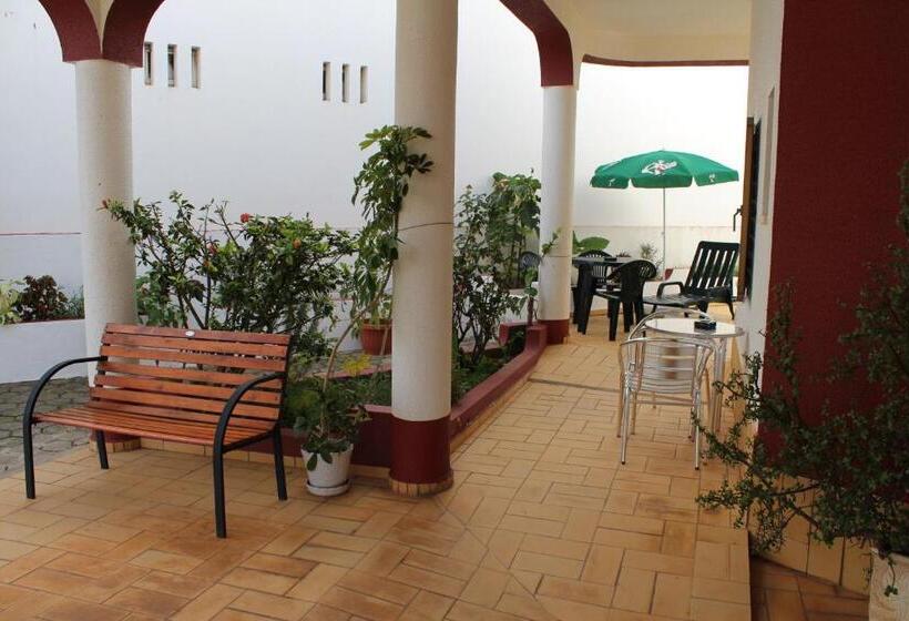 Номер Стандарт, Apartamentos E Quartos Atalaia