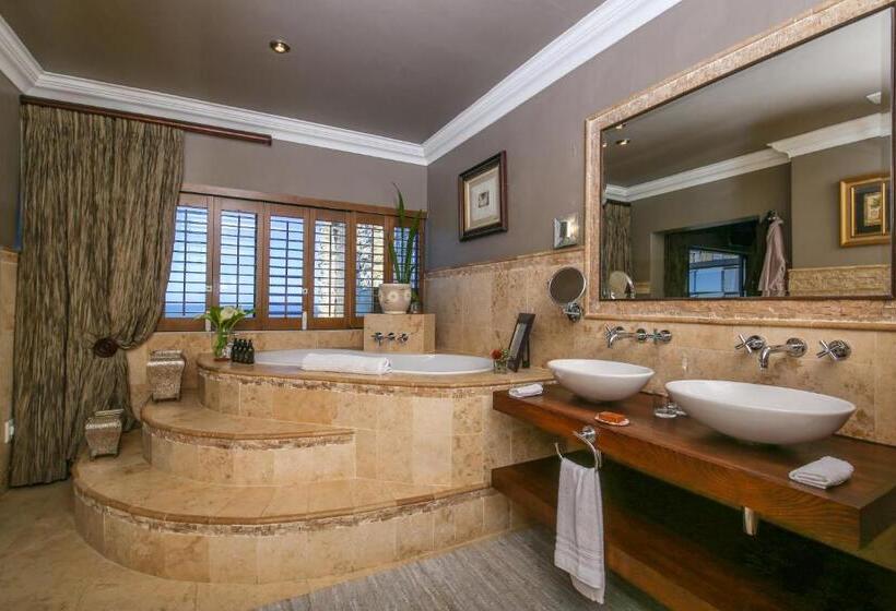 Пентхаус Люкс, Alexander Guest House