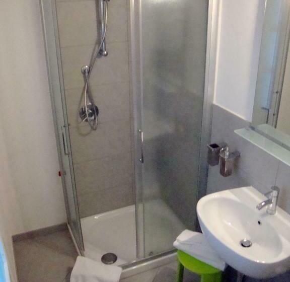 اتاق استاندارد, Iride Guest House