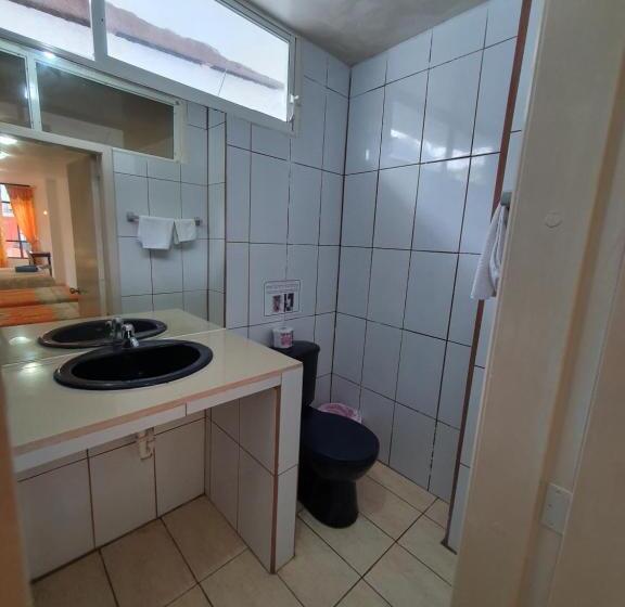 Номер Стандарт Трехместный, Hostal Cerro Azul