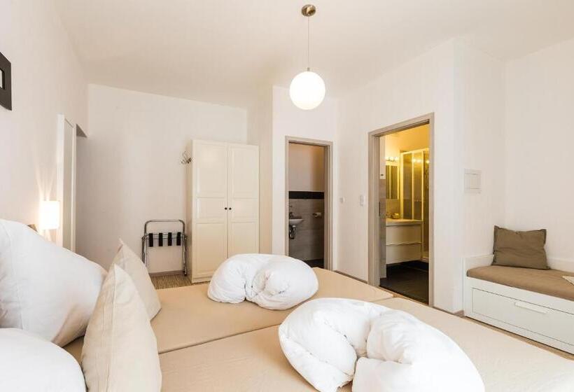 Семейный Номер, Pension Julia & Haus Elisabeth   Wallner S Hofheuriger & Weinhof