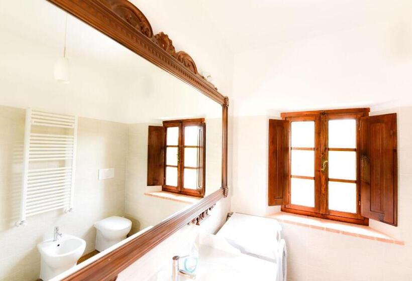 バルコニー付き１ベッドルームアパートメント, Agriturismo Castello Delle Fornaci   Private Jacuzzi