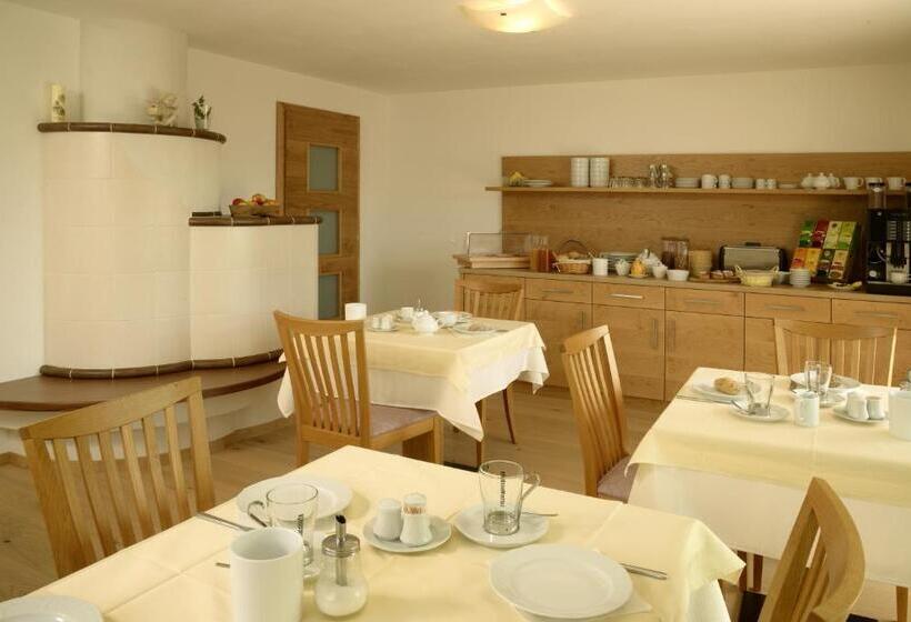 带2个卧室的公寓, Krebishof Agriturismo