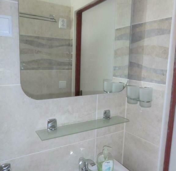 اتاق استاندارد سه نفره, Orbis