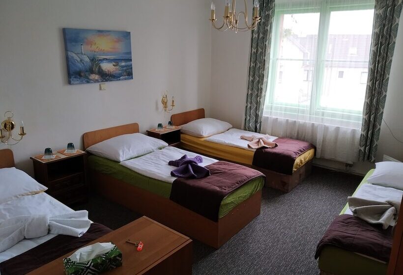اتاق استاندارد چهار تخته, Orbis