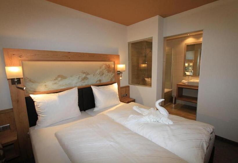 דירת שלושה חדרים, Relax Apartments