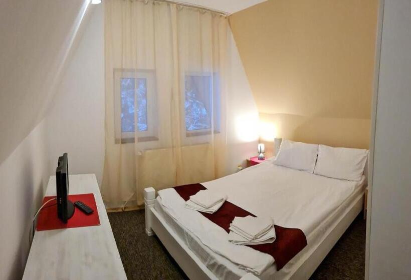 اتاق پنت هاوس, Pensiunea Happy Inn