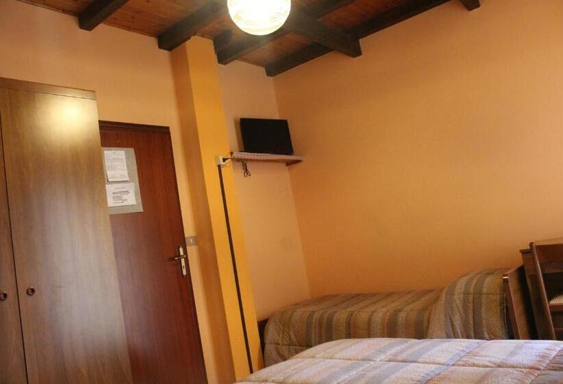 اتاق استاندارد سه نفره, Locanda Monte Cervino