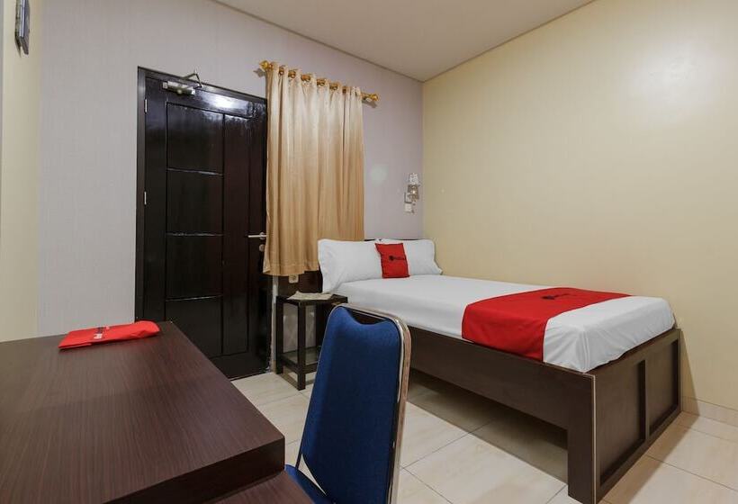Номер Стандарт, Reddoorz Plus Near Pantai Malalayang Manado