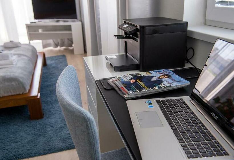 اتاق کلاس بیزنس, More Than Accommodation