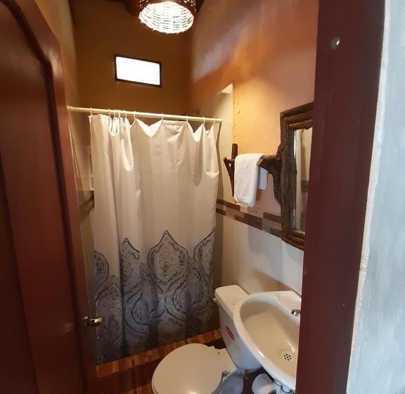 חדר לארבעה סטנדרטי עם מרפסת, Weekendhostal