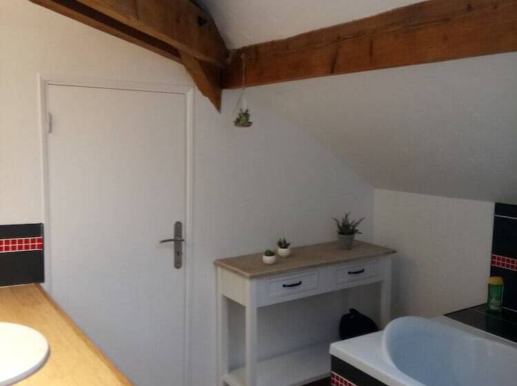 Номер Стандарт Трехместный, Chambres D'hôtes Toulaho