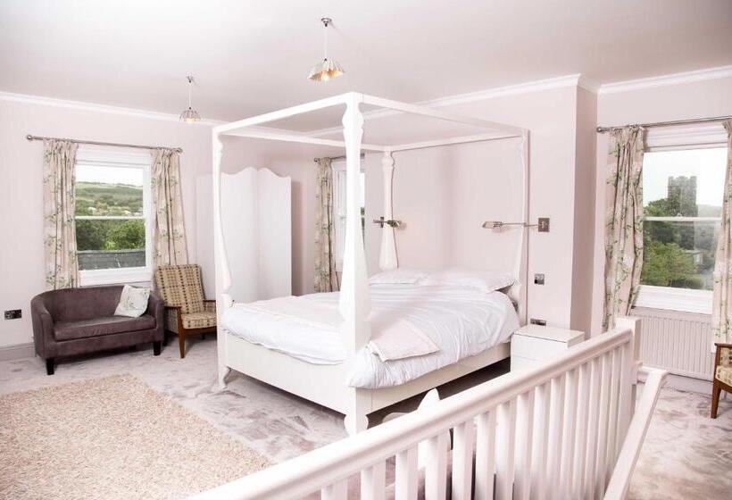 Family Suite, The Globe Angle
