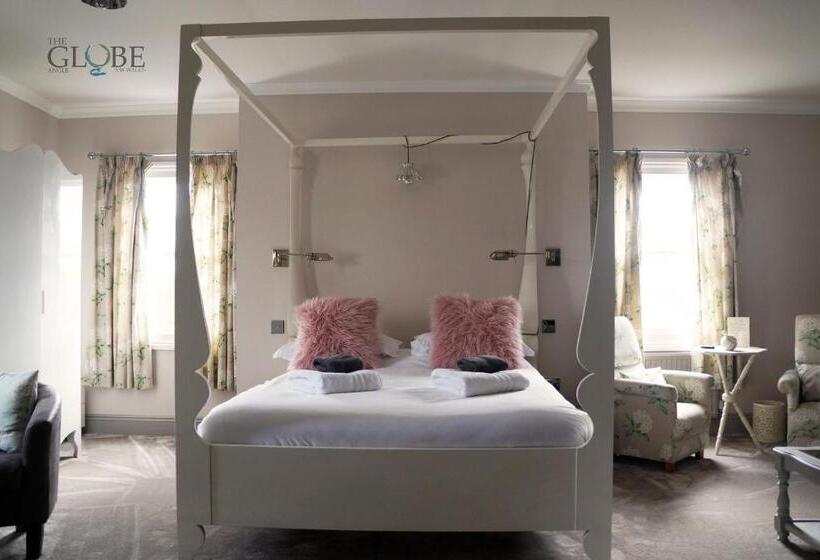 Family Suite, The Globe Angle