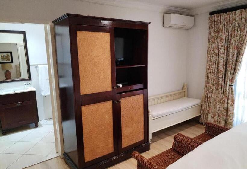 Номер Superior, Hole In One