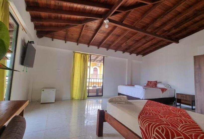 Трехместный Номер Deluxe Вид на Море, Bahía Yubarta