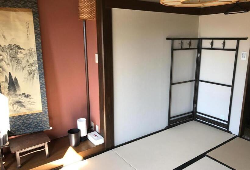 Номер Стандарт Трехместный, Guest House Kuranomachi ゲストハウス蔵の街