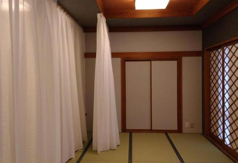 Camera Familiare, Guest House Kuranomachi ゲストハウス蔵の街