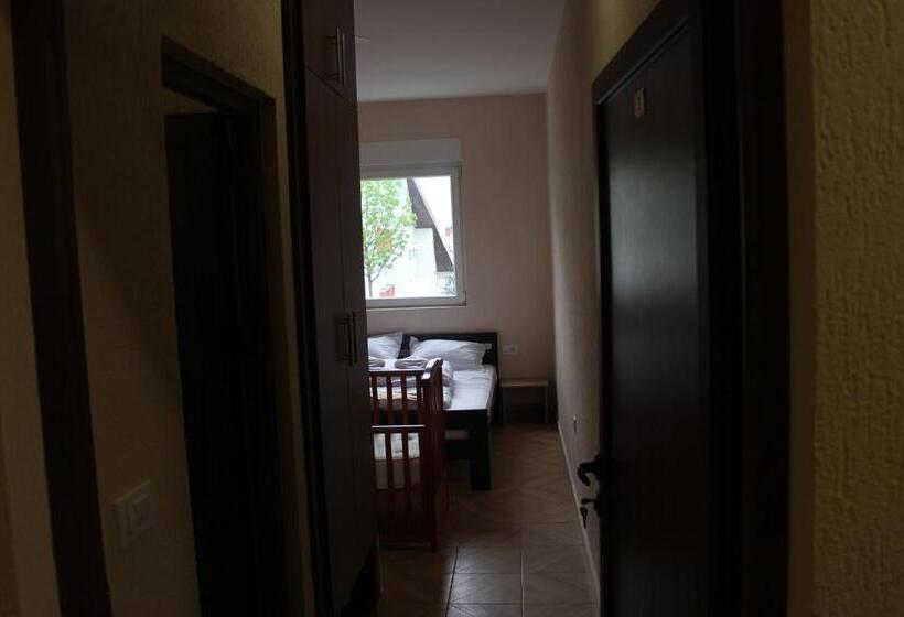 اتاق لوکس با چشم‌انداز دریاچه, Guesthouse Eko Piva