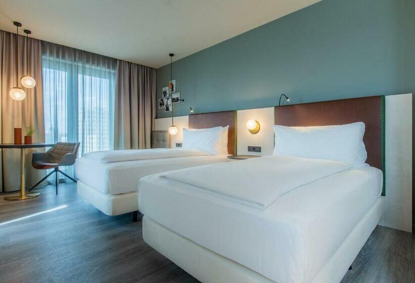 디럭스 룸, Hilton Garden Inn Mannheim