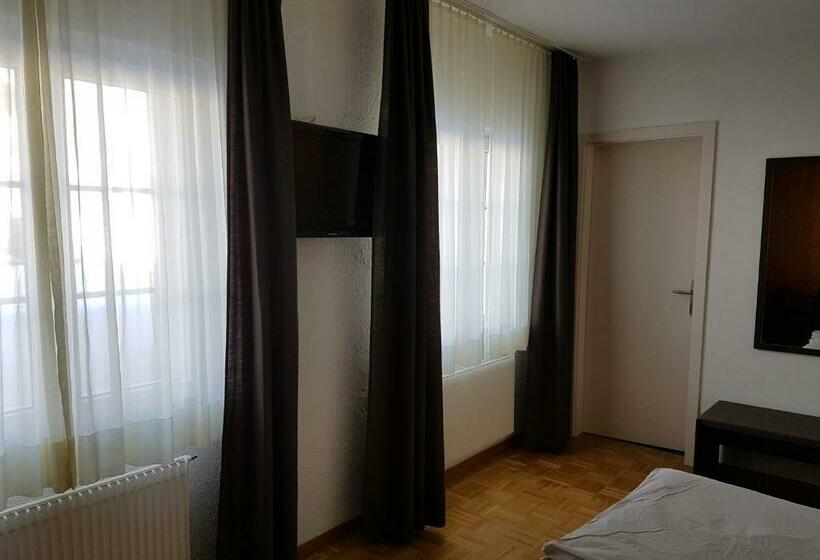 Номер Стандарт, Auberge De La Couronne