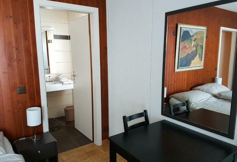 Номер Стандарт, Auberge De La Couronne