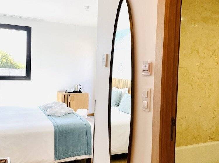 Номер Deluxe, Castelo