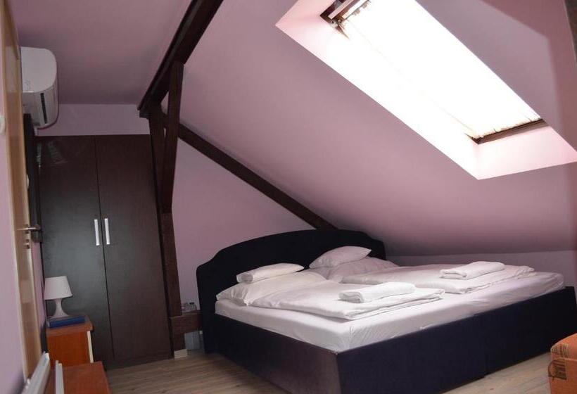 Family Suite, Holdfényszállás