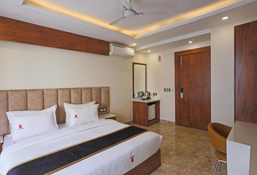 اتاق خانوادگی, Global Stay Near Delhi Airport