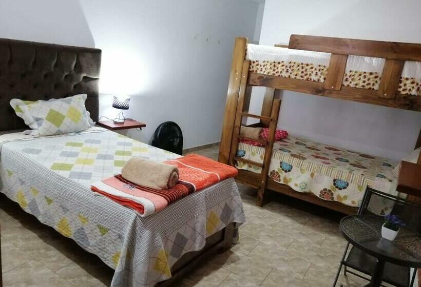 غرفة قياسية, Huacachina Desert House