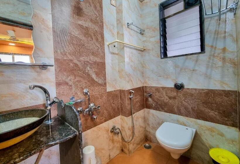 Люкс с Террасой, Pooja Villa Suites Rooms And Pool, Igatpuri
