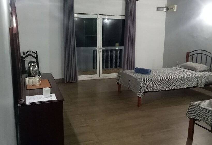 Семейный Номер, This Is It Airport Hotel And Restaurant