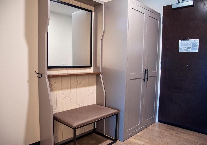 带大床的标准间, Holiday Inn & Suites   Savannah Airport   Pooler, An Ihg