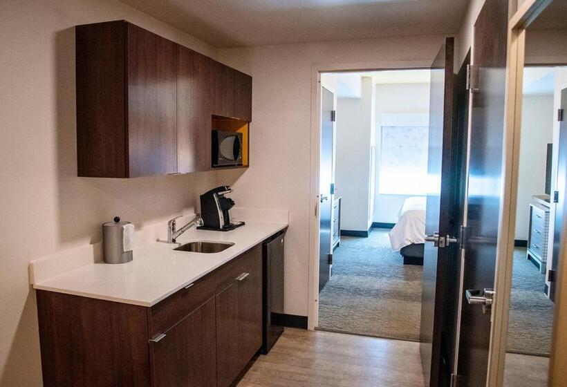 适合残疾人士使用的套间, Holiday Inn & Suites   Savannah Airport   Pooler, An Ihg
