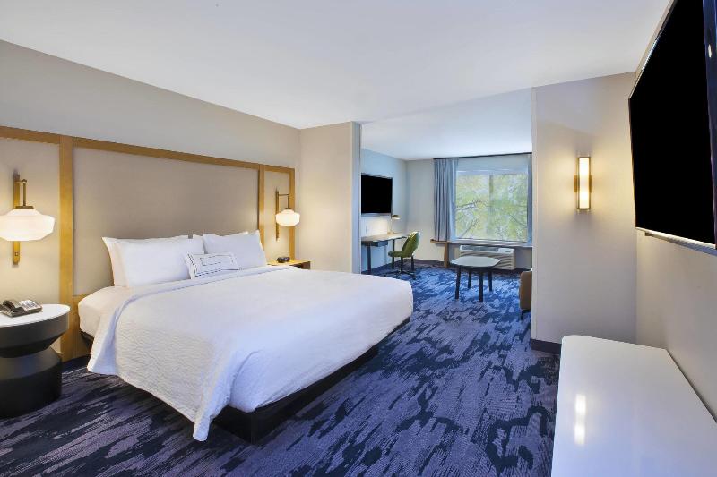 Люкс Кровать Кинг, Fairfield Inn & Suites By Marriott Flint Grand Blanc