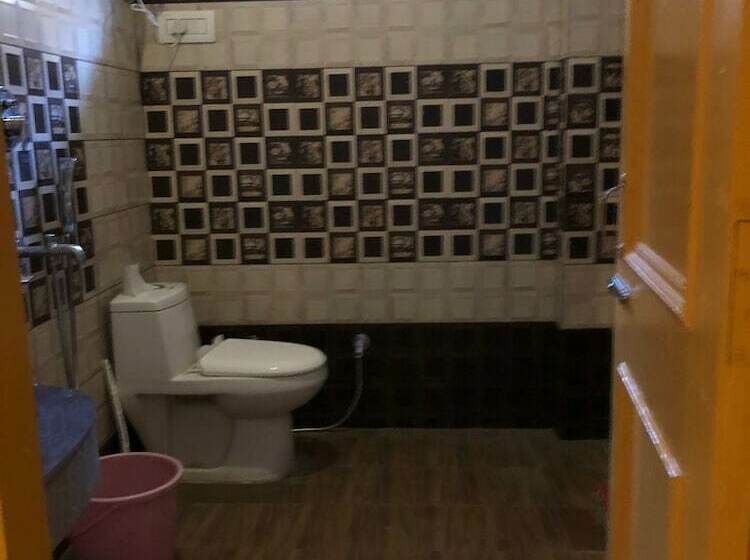 سرير فى غرفة مشتركه, Moustache Kasol   Hostel