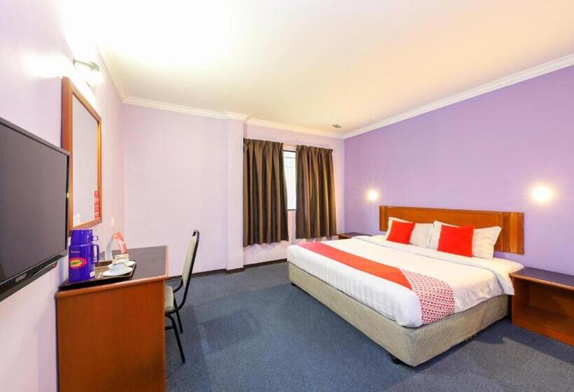 Номер Deluxe Кровать Кинг, Oyo 472 Comfort Hotel 1