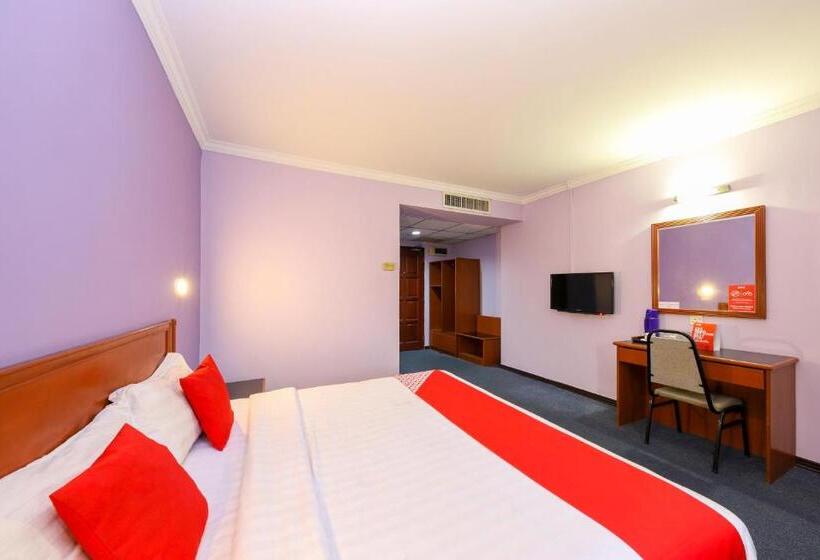 Номер Deluxe Кровать Кинг, Oyo 472 Comfort Hotel 1