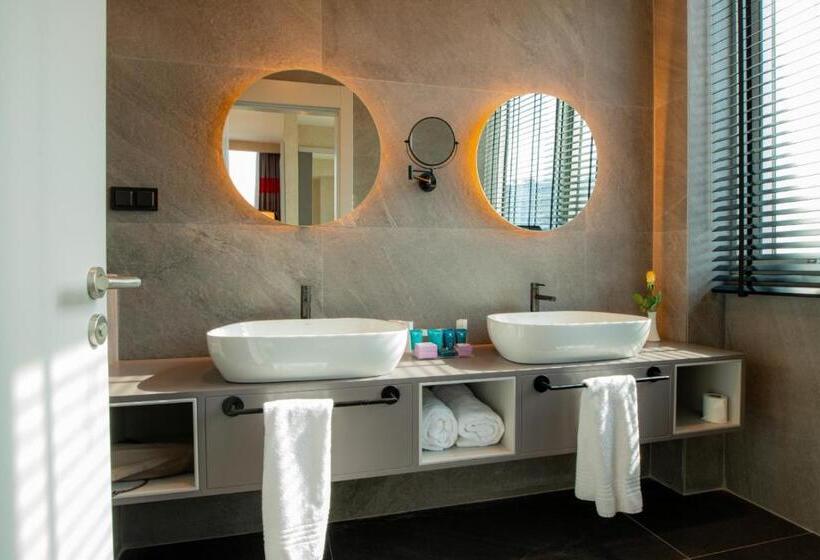 Люкс Кровать Кинг, Ramada By Wyndham Diyarbakir