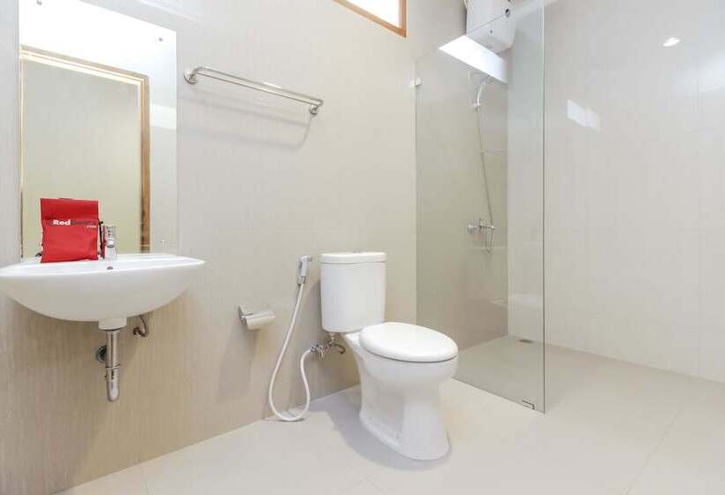 Номер Стандарт, Reddoorz Premium Near Ragunan Zoo 2