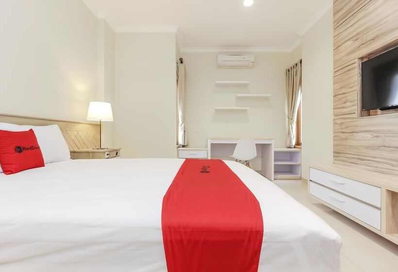 Номер Стандарт, Reddoorz Premium Near Ragunan Zoo 2