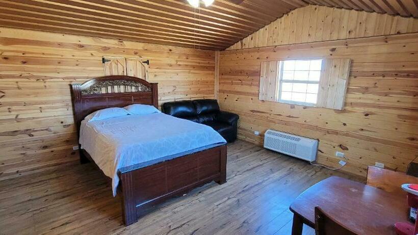 سوییت, Stateline Cabin