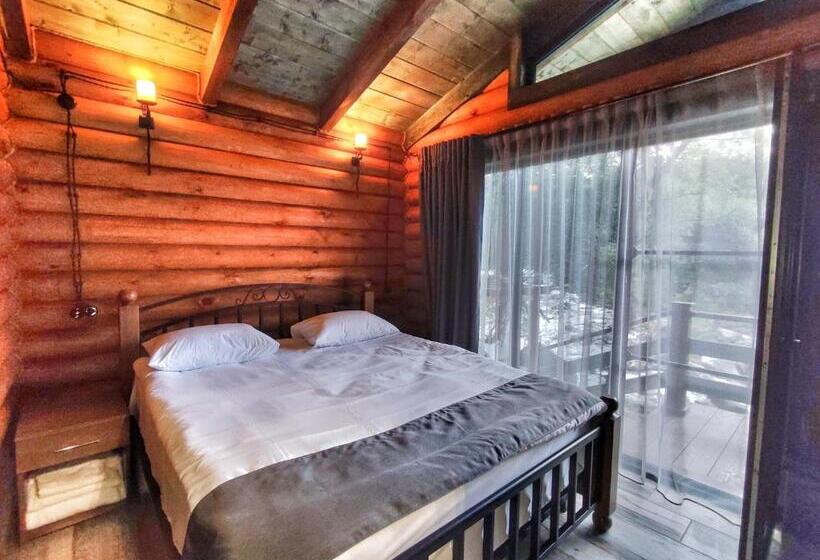 Четырехместный Номер Стандарт с Балконом, Getahovit Resort