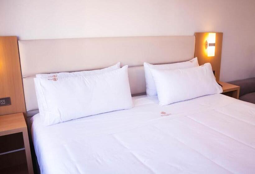 اتاق لوکس سه تخته, Hostal El Mirador